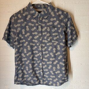 Artistry In Motion Boys Button-Down, Hawaiian Shirt, 100% Cotton Lg